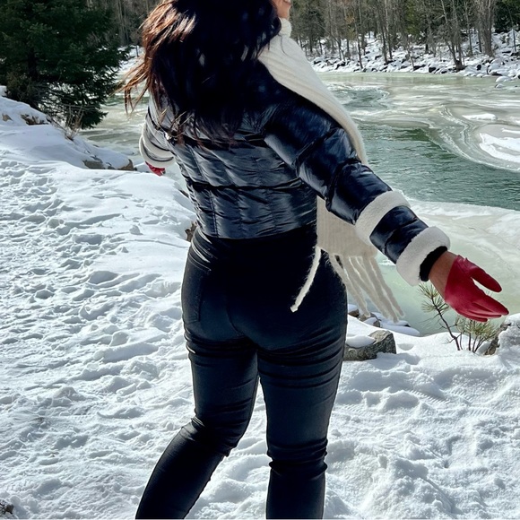 Express Small Black and White Shearling Trim Puffer Jacket - Picture 4 of 9